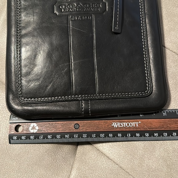 Coach - Picture 7 of 9